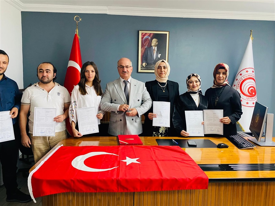 Kahramanmaraş Ticaret İl MüdürlüğündeGörev Yapan Aday Memurlar Yemin Töreni ile Memuriyet Statüsüne Geçiş Yaptı